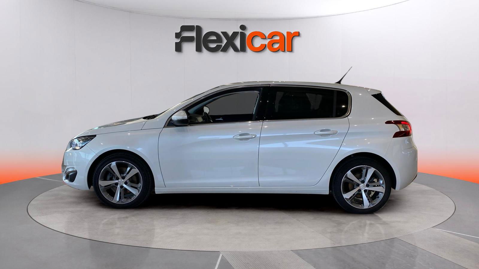 https://cdn-flexicar.caraffinity.it/public_appraisal_images_pro/images/stock/162291/NSEyLih9ns__WhatsApp Image 2025-06-18 at 12.41.39 (5).jpeg